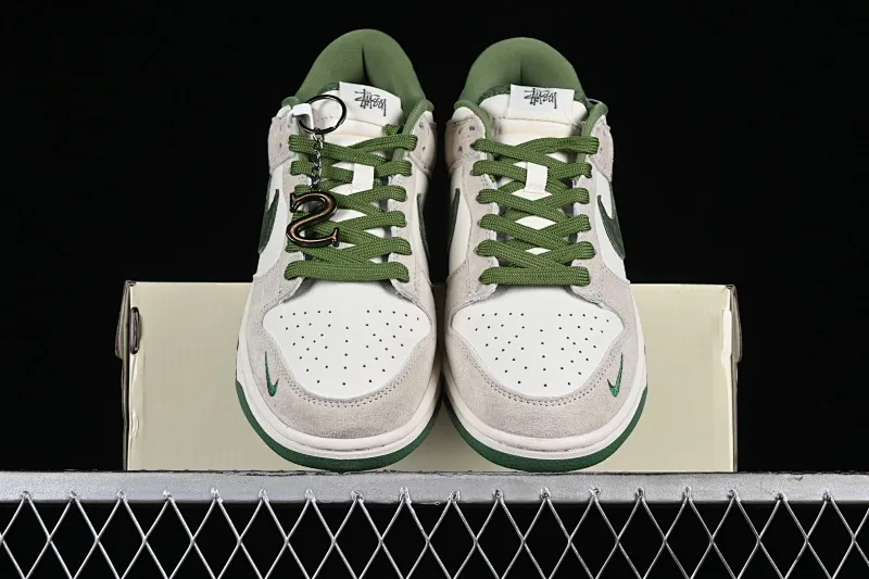 All Categories Nk SB Dunk Series Nk SB Dunk Low Low-top sneakers F version Stussy